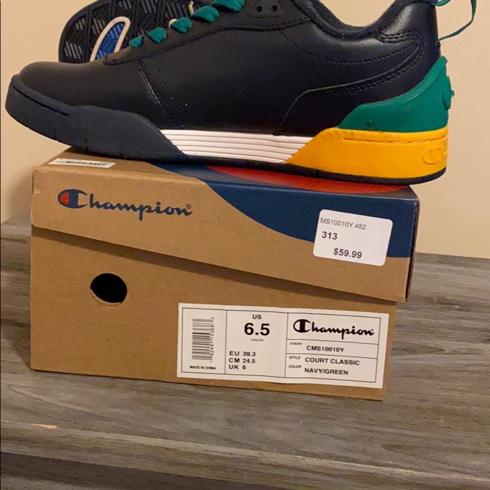 Shoes - Picture 4 of 4